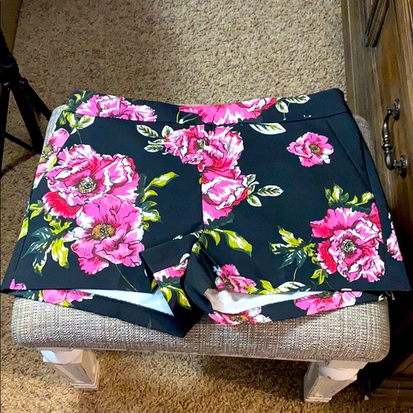 Express Pants - Express Floral Shorts